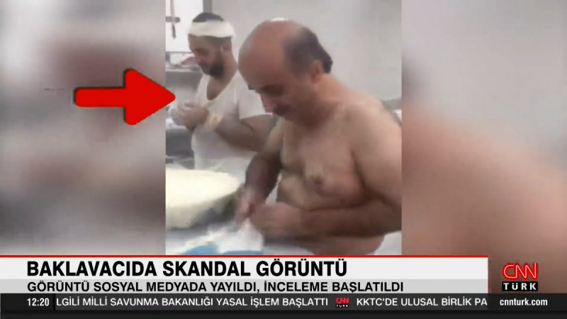 Yarı çıplak baklavacı tepki gördü